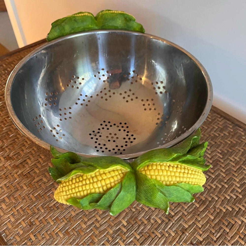 Vintage Colander Strainer with Decorative Corn Resin Handles - Fruit Bowl